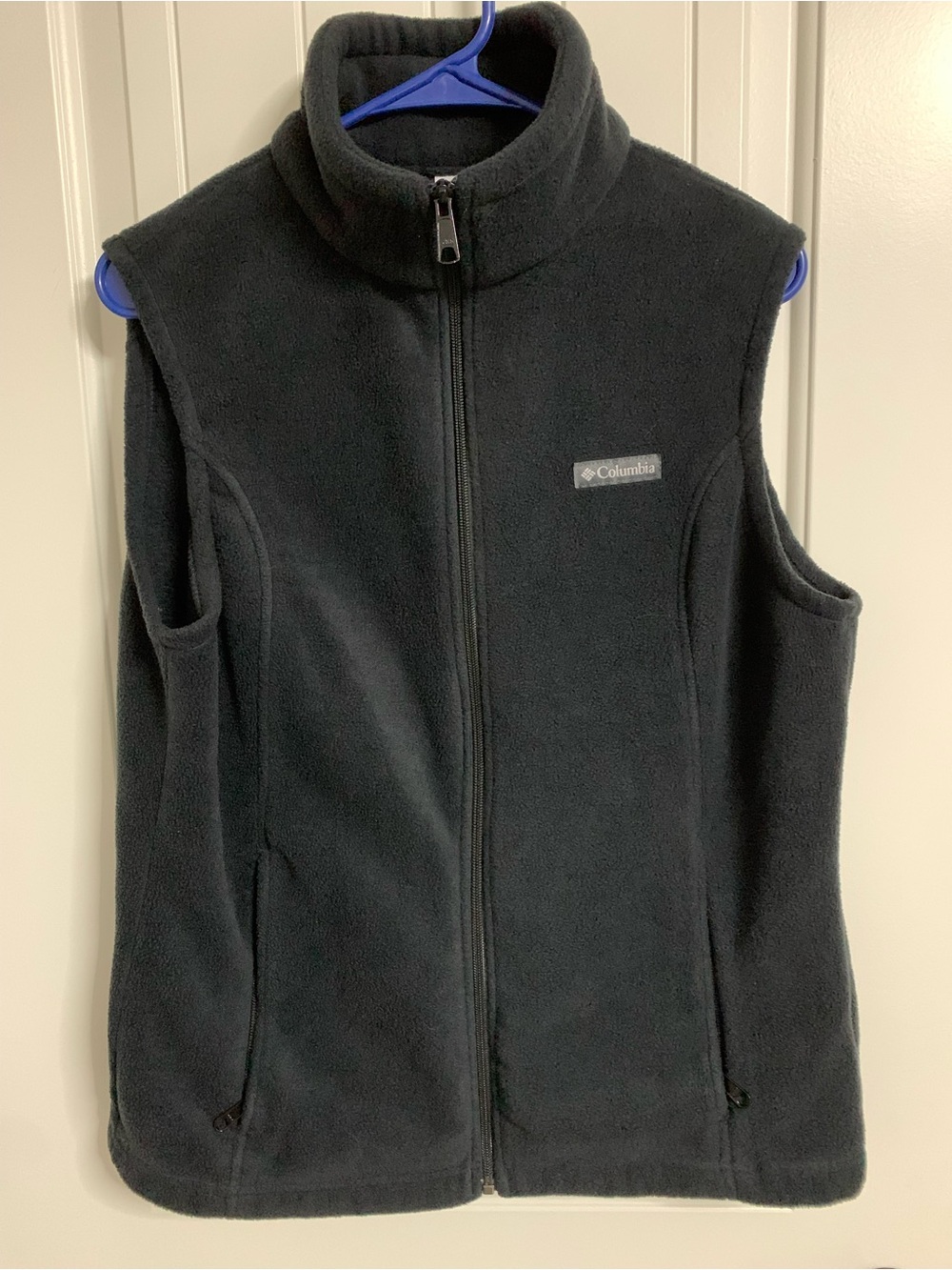 Columbia men’s Black Fleece Vest - Sleeveless Zip Front